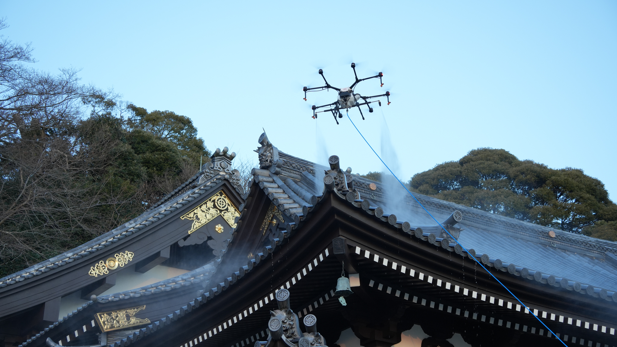 ドローンが長谷寺の本堂を清掃！？鎌倉の名刹で行われた史上初の試み